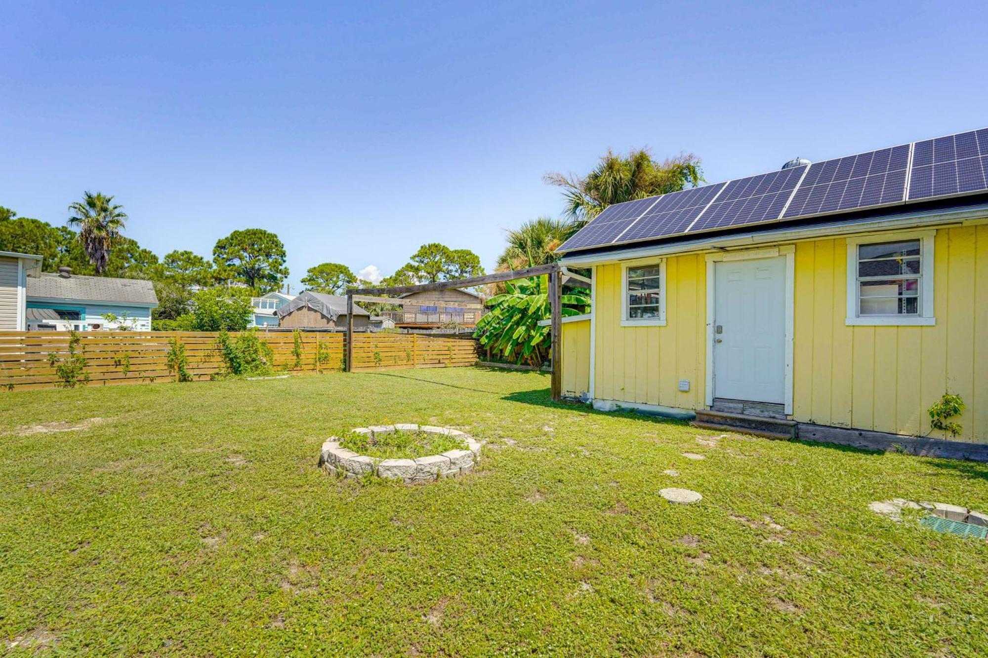 Panama With Fire Pit - Walk To Beaches! Holiday home